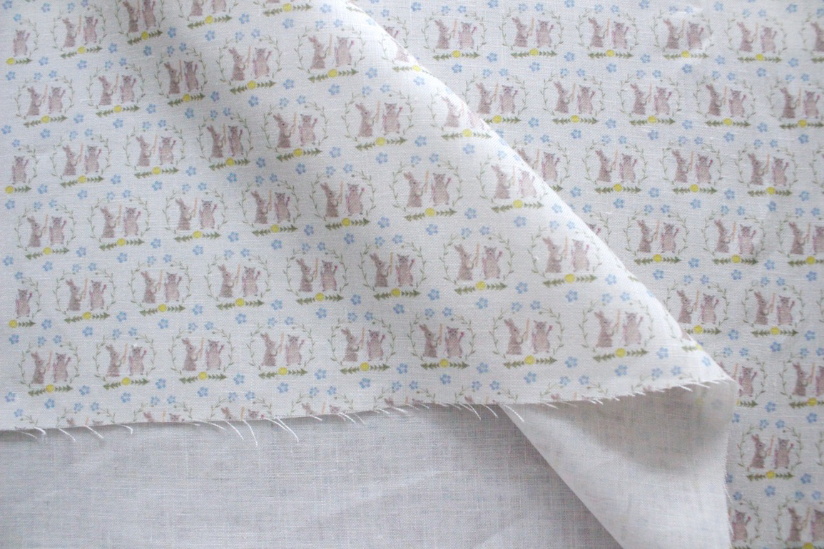 LINNET リネンプリント　うさぎ猫エンブレム<br />白